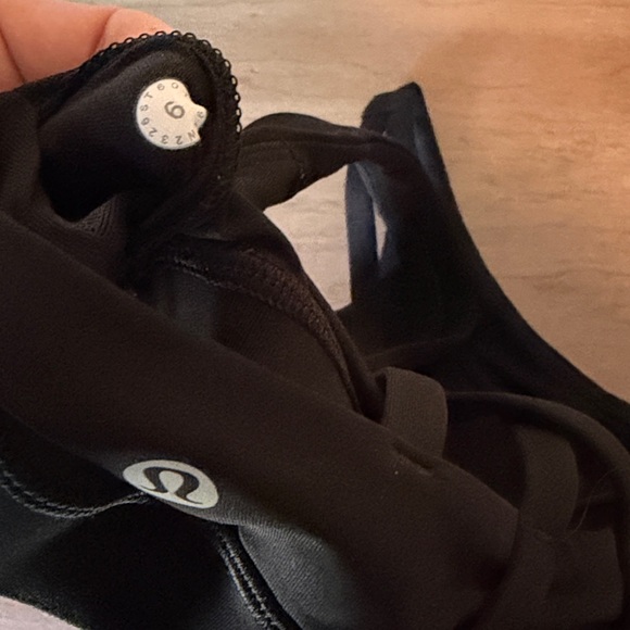 Barrys x LuluLemon 🤝 - Picture 3 of 5